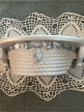 💙Vintage Adorable Baby Blue Bow Wall Shelf about 13”